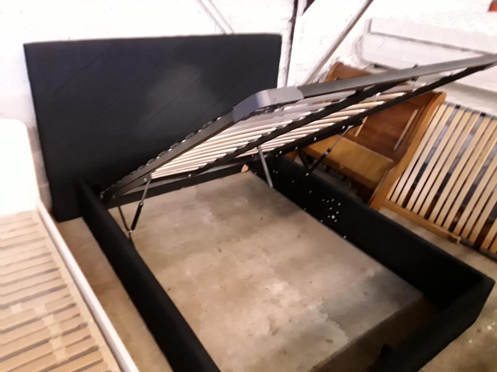 LIT COFFRE TISSU NOIR 140/190CM