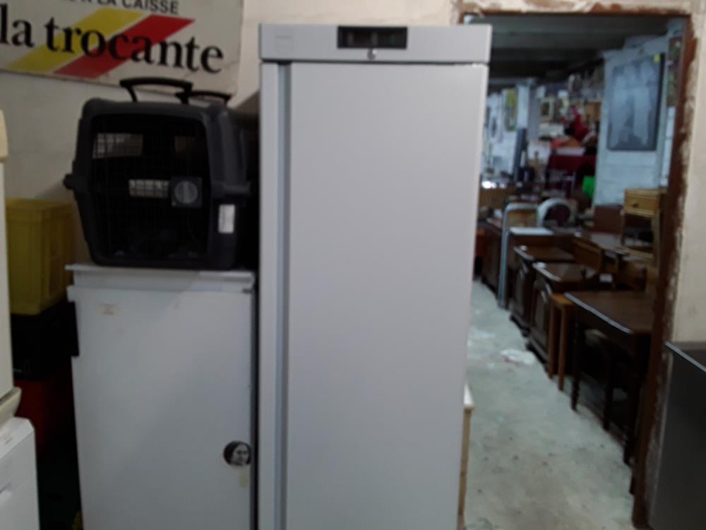 REFRIGERATEUR ARMOIRE  METRO PROFESSIONNAL GRE6400