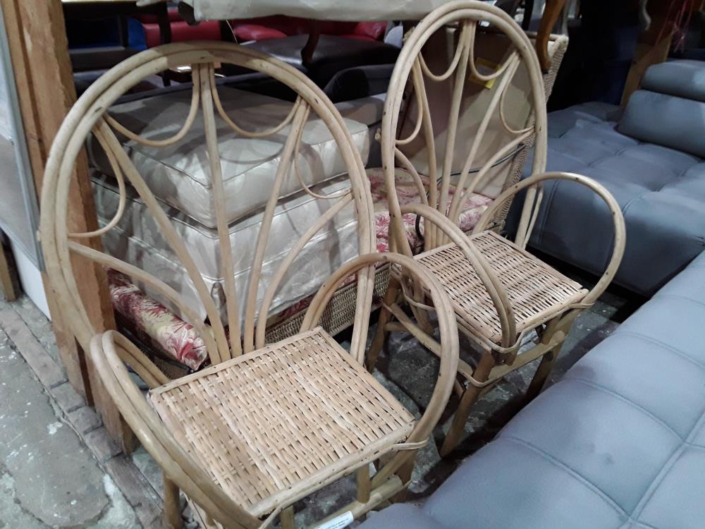 PAIRE DE FAUTEUILS BAMBOU NAT ASSISE ROTIN TRESSE