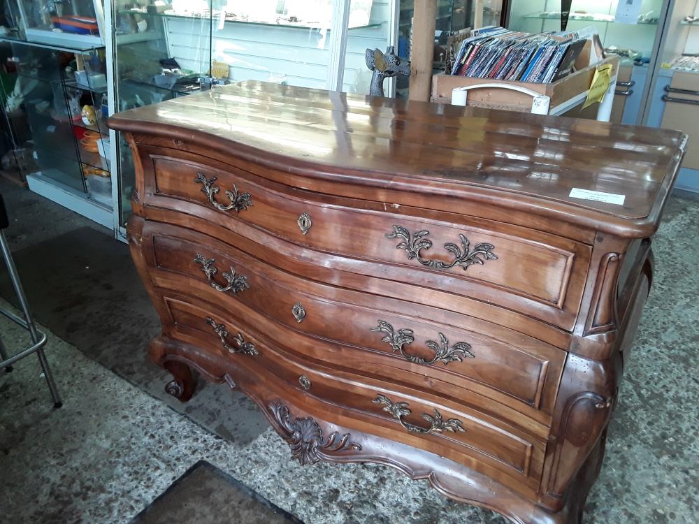 COMMODE 3T TYPE TOMBEAU AVEC PETITS DEFAUTS