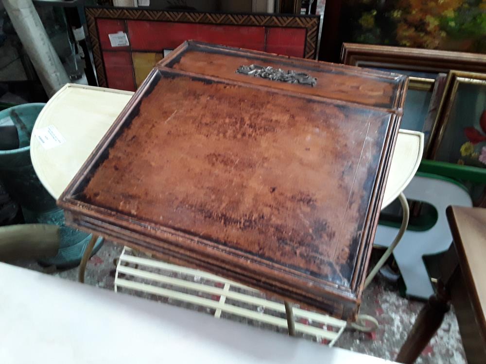 ECRITOIRE A POSER RECOUVERT DE CUIR 42/40CM