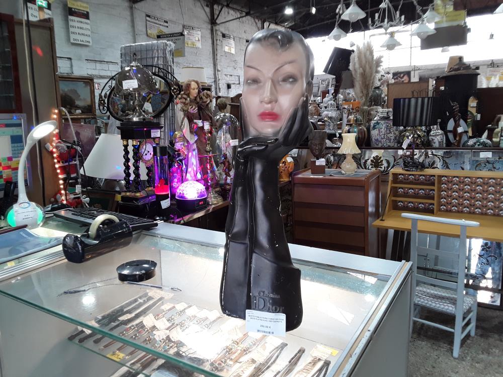 BUSTE PUBLICITAIRE CHRISTIAN DIOR  56CM PLATRE AVEC DES DEFAUTS