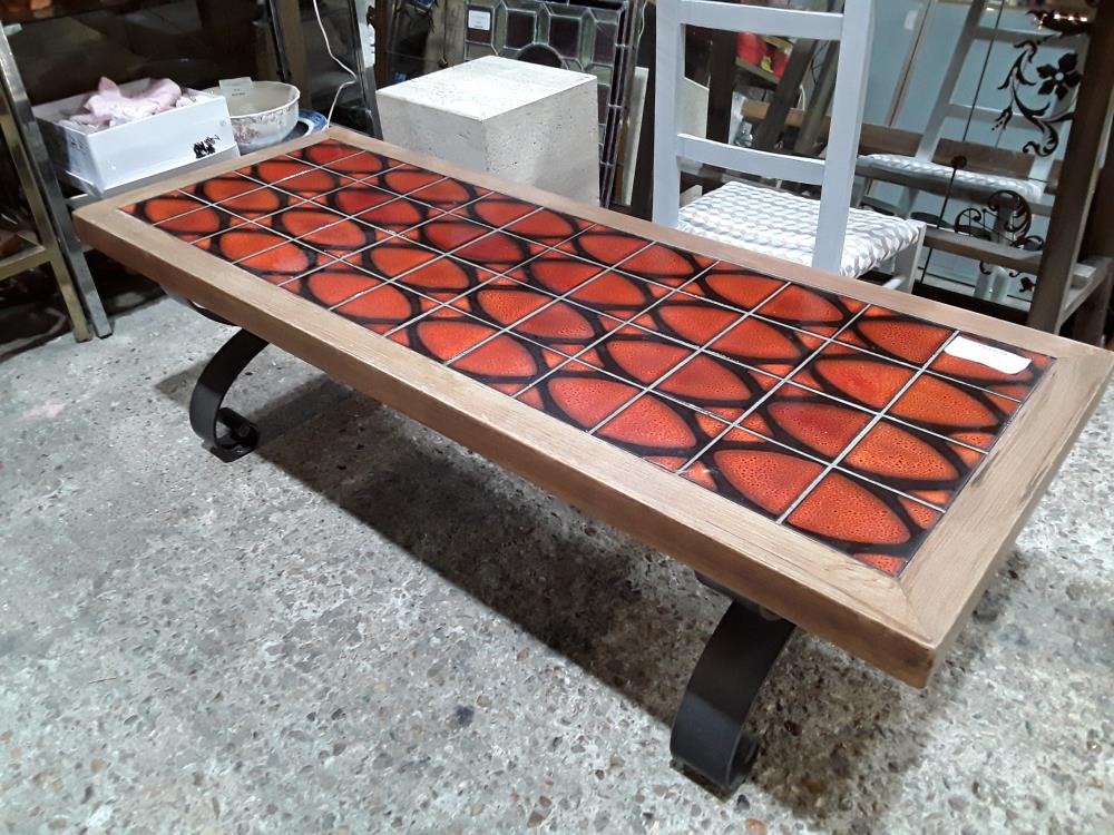 TABLE BASSE VINTAGE  131/50CM CARREAUX ORANGE EMAILLES PIETEMENT FF