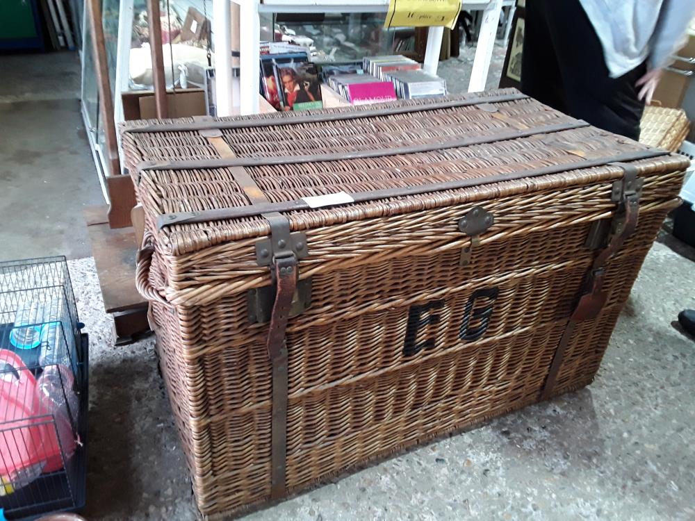 MALLE OSIER 1MX55X64 ANCIENNE MONOGRAME E G EN NOIR