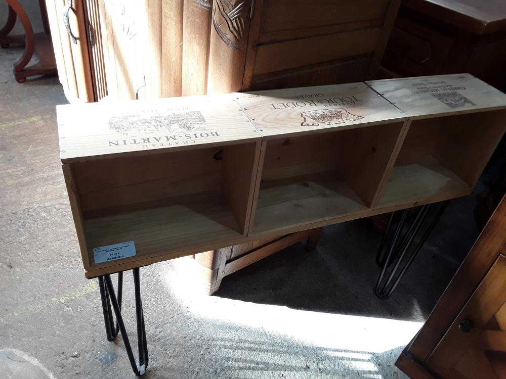 CONSOLE 3 CAISSES A VIN PIEDS EPINGLES NOIRS