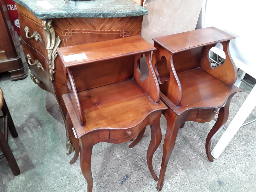 PAIRE DE CHEVETS MERISIER STYLE LXV 1 NICHE 1 TIROIR COTES OUVERTURE