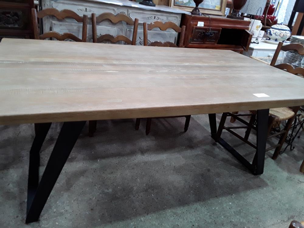 TABLE RECT CHENE ROBIN DES BOIS PIED METAL NOIR 180X106 CM