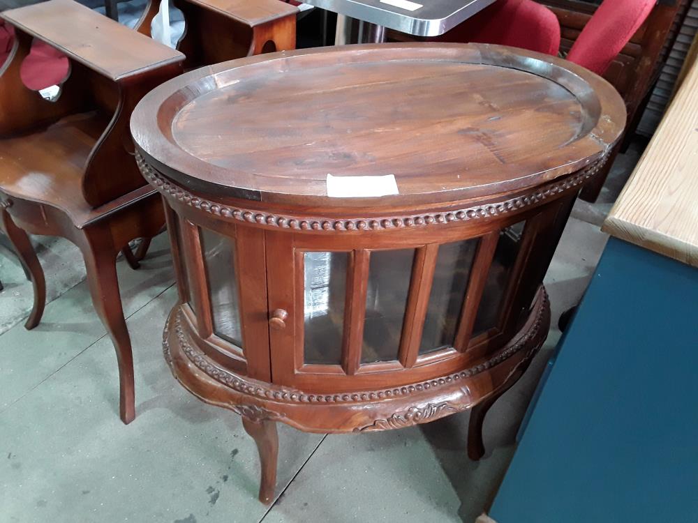 MEUBLE  OVALE A THE BOIS EXOTIQUE  + PLATEAU AMOVIBLE