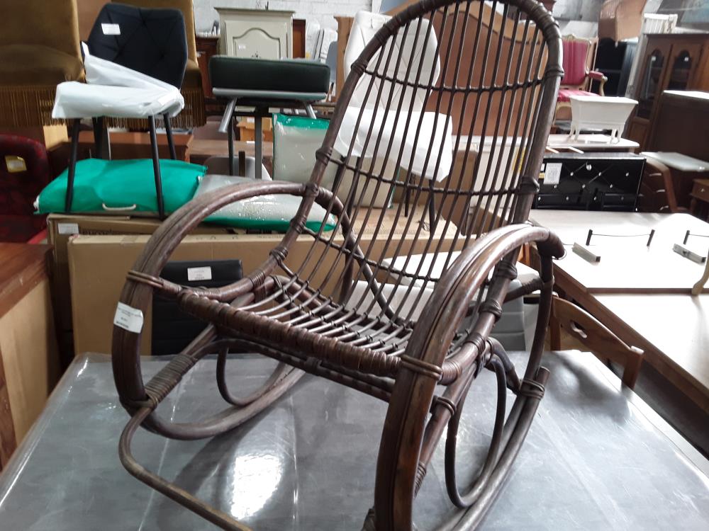 ROCKING CHAIR BAMBOU ET ROTIN TEINTE FONCE