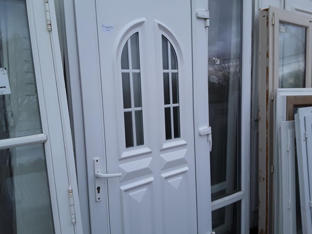 PORTE D ENTREE PVC VITREE EN OGIVE 95X218 