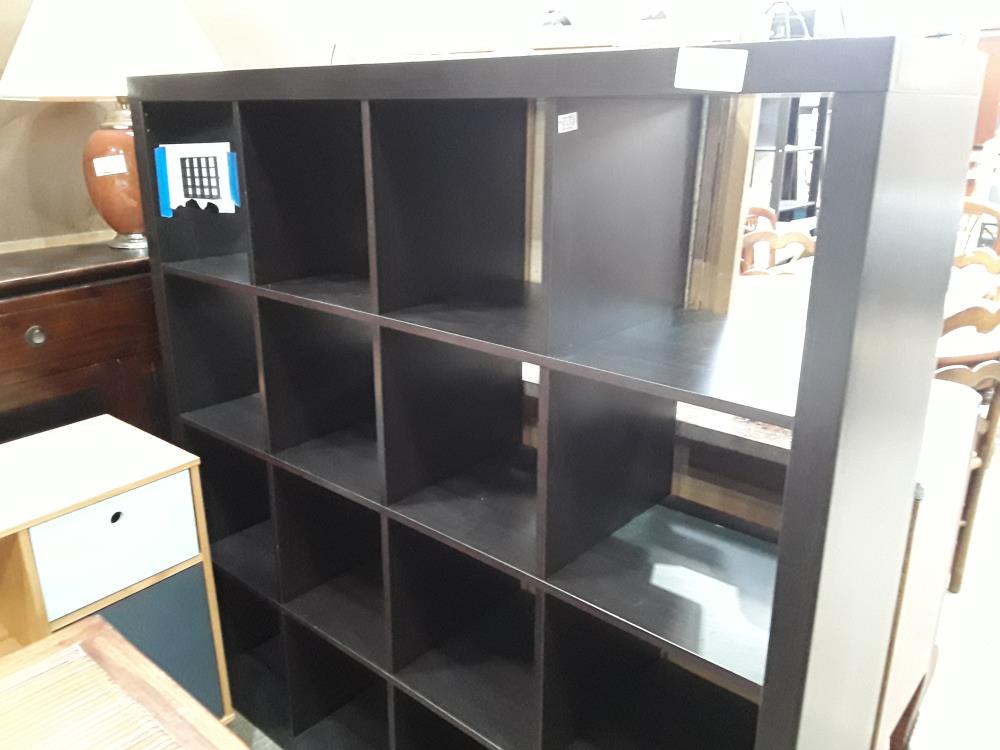 MUR 16 CASES NOIR PETITS DEFAUTS