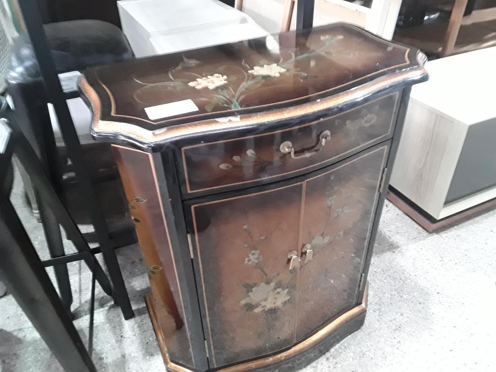 PRESENTOIR CHRSITIAN LACROIX NOIR PLAST EN ESCALIER