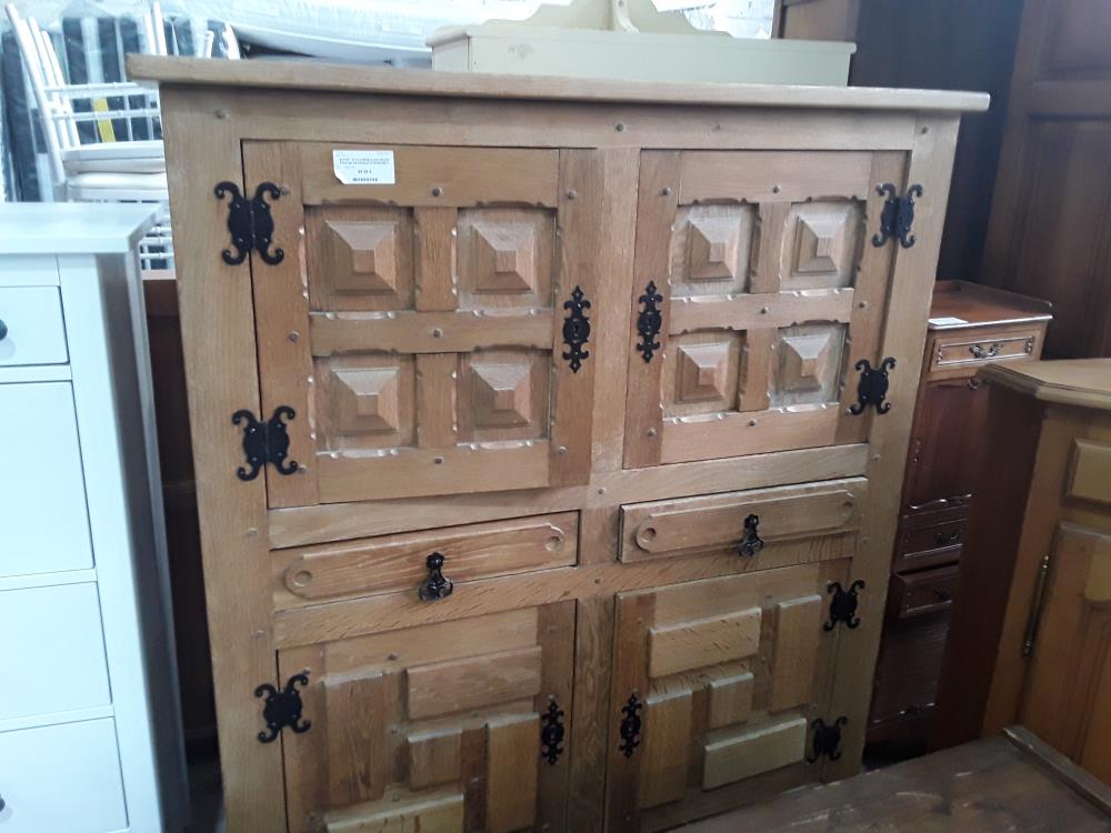 BUFFET 4P 2T CHENE CLAIR DECOR POINTES DE DIAMANTS SERRURE A REVOIR