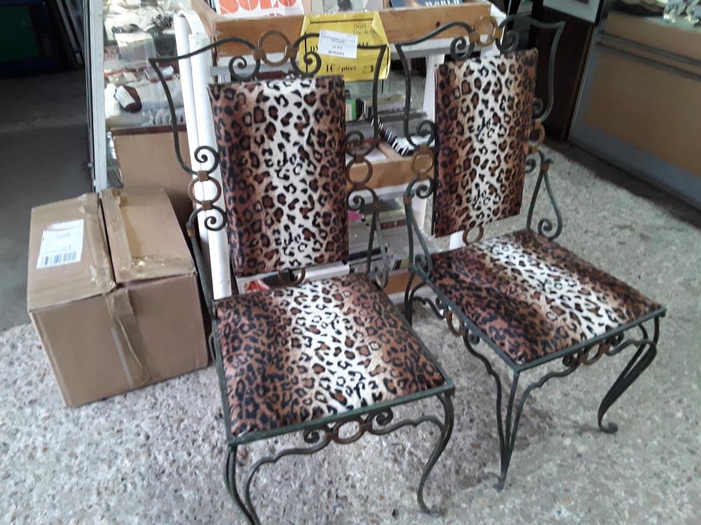 PAIRE DE CHAISES FF VERTE ET DORE TISSU LEOPARD
