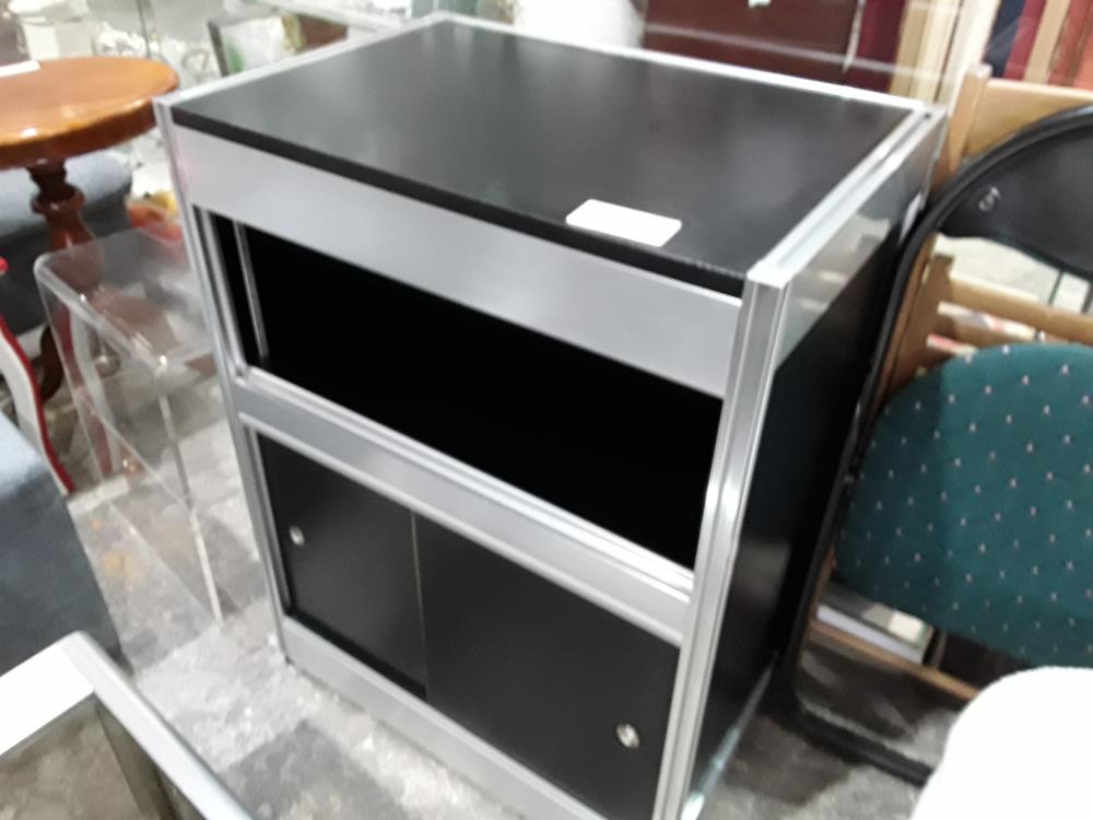 MEUBLE ALU BROSSE ET LAQUE NOIR 2P 1N