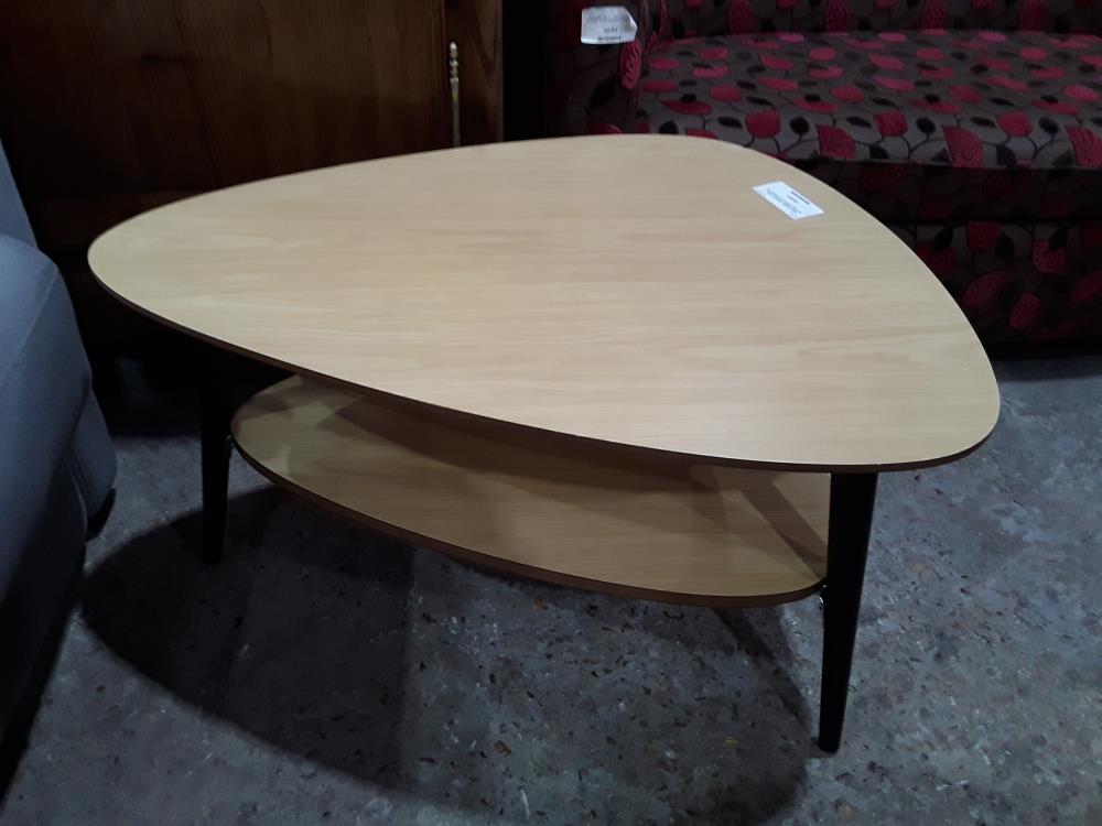 TABLE BASSE TRIANGULAIRE 2 PLATEAUX BOIS CLAIR MAISON DU MONDE AVEC 1 COUPS