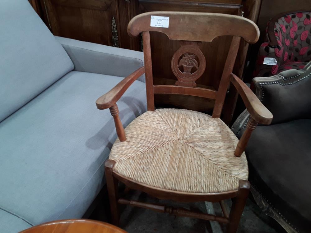 FAUTEUIL CAMPAGNARD ASSISE PAILLE A NETTOYER