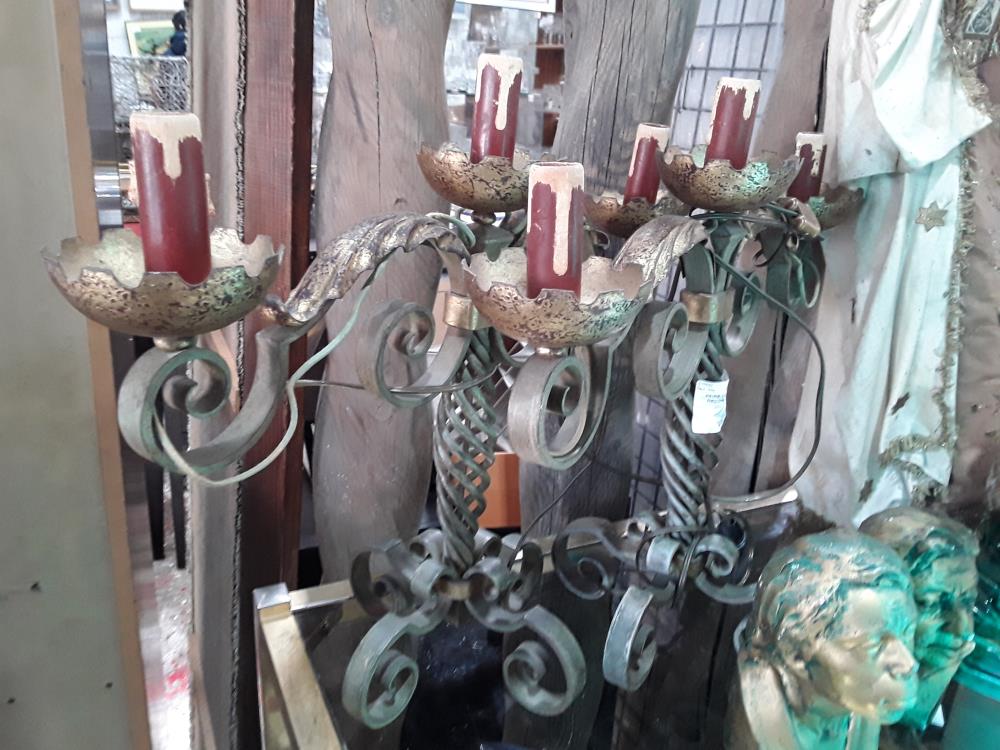 PAIRE DE CHANDELIERS FF VERT DECOR FEUILLES D ACANTHES