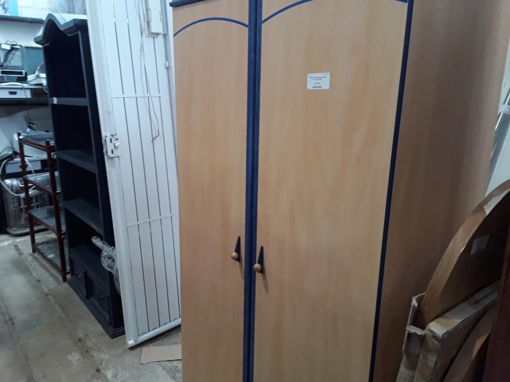 ARMOIRE 2P DECO HETRE LISERET BLEU LING:PEND