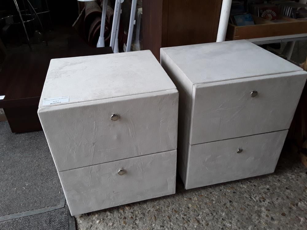 PAIRE DE CHEVETS 2T  VELOURS BEIGE