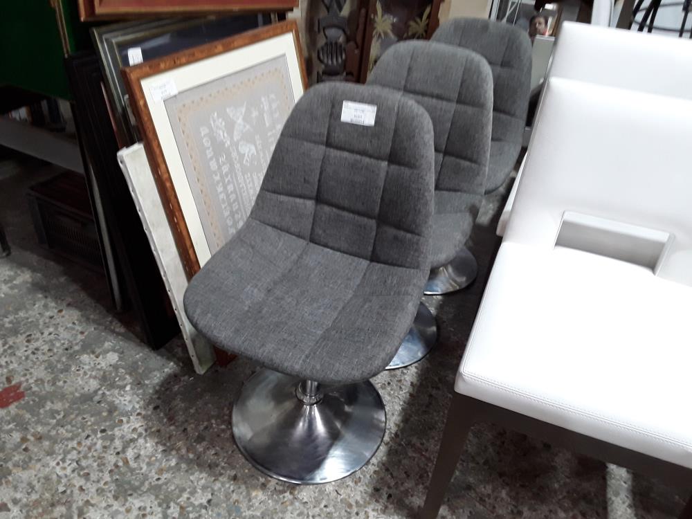 SERIE DE 3 CHAISES COQUE TISUS GRIS PIED TULIPE