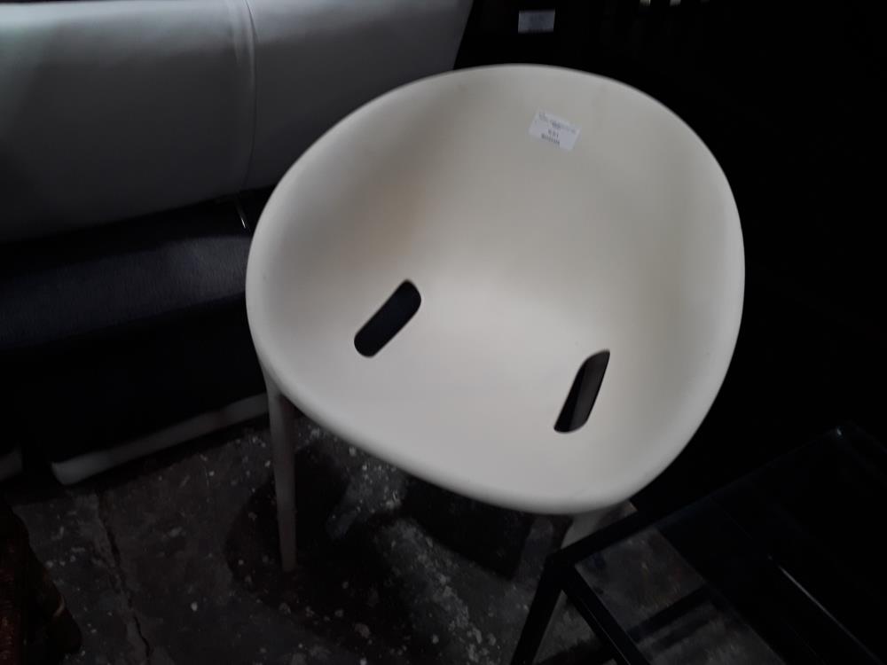 FAUTEUIL COQUE RESINE SOFT EGG STARCK