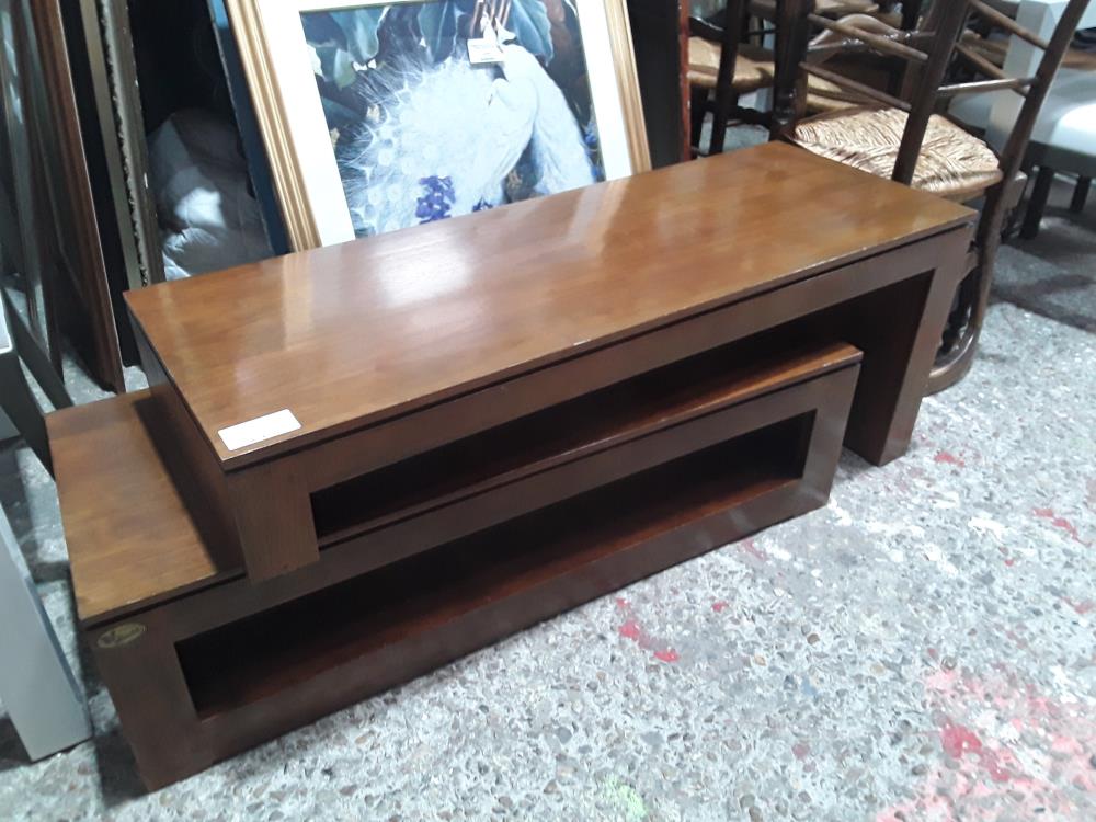 MEUBLE TV BOIS 2 PARTIES DECALEES120CM ET 125CM RAYURES 