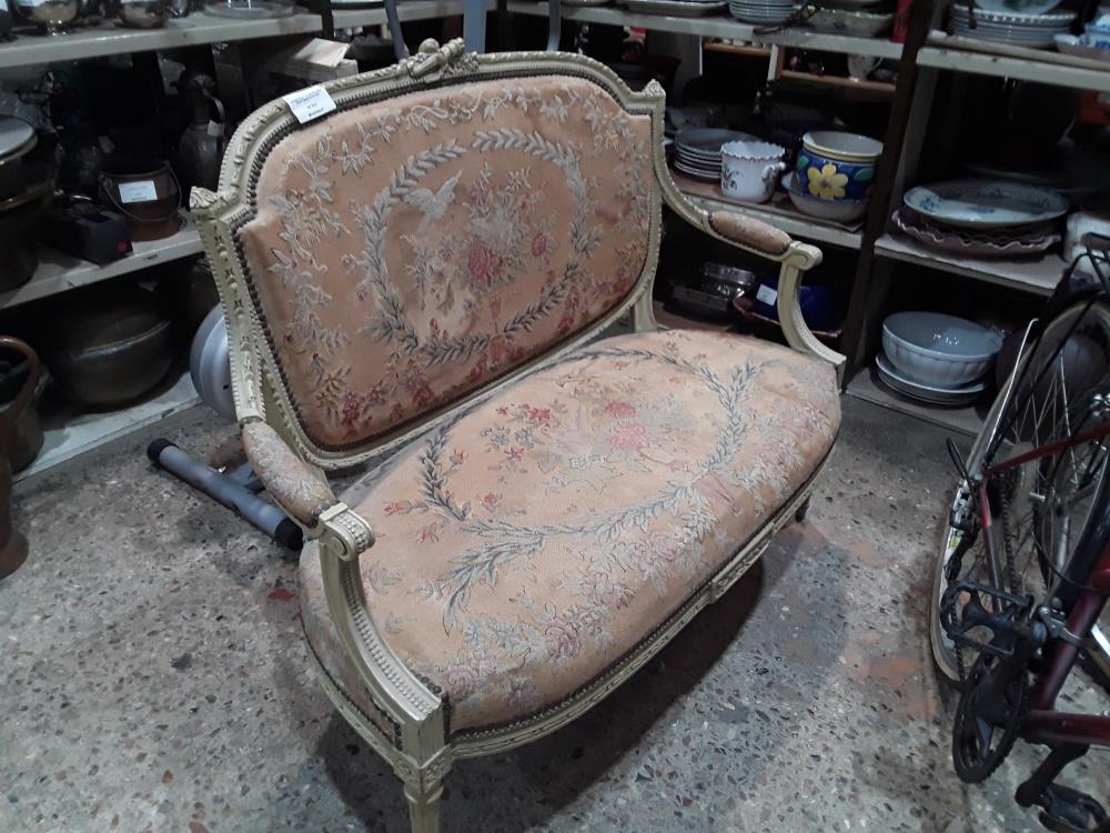 BANQUETTE STYLE L XVI TAPISSERIE DECOR OISEAU GUIRLANDE 