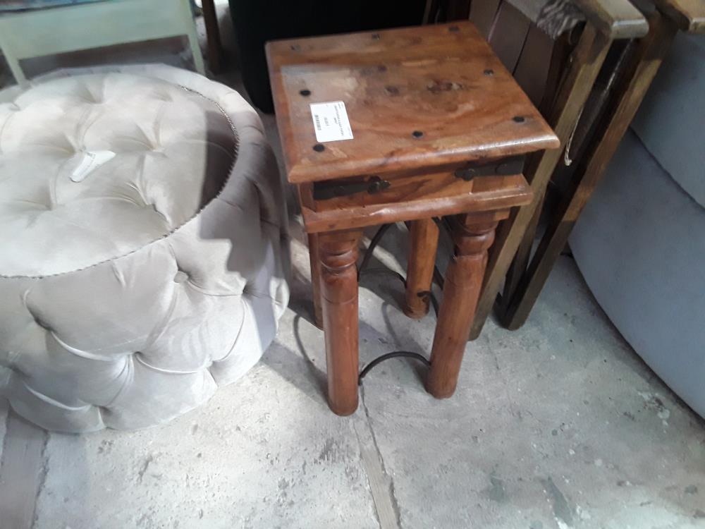 SELETTE OPIUM A CLOUS  PLATEAU DEFAUT 