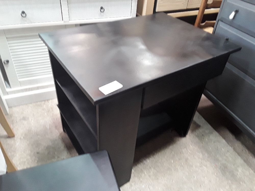 BUREAU BOIS LAQUE NOIR 83/59.5CM 3 ETGERES COTE 1T
