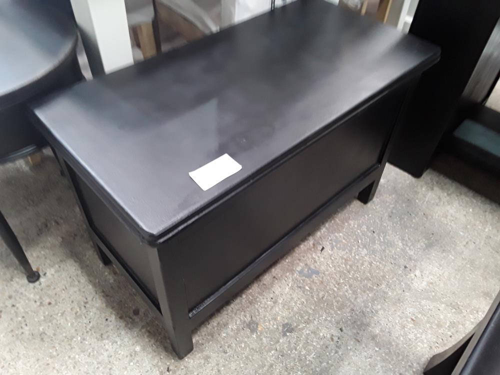 COFFRE A JOUETS BOIS PEINT EN NOIR