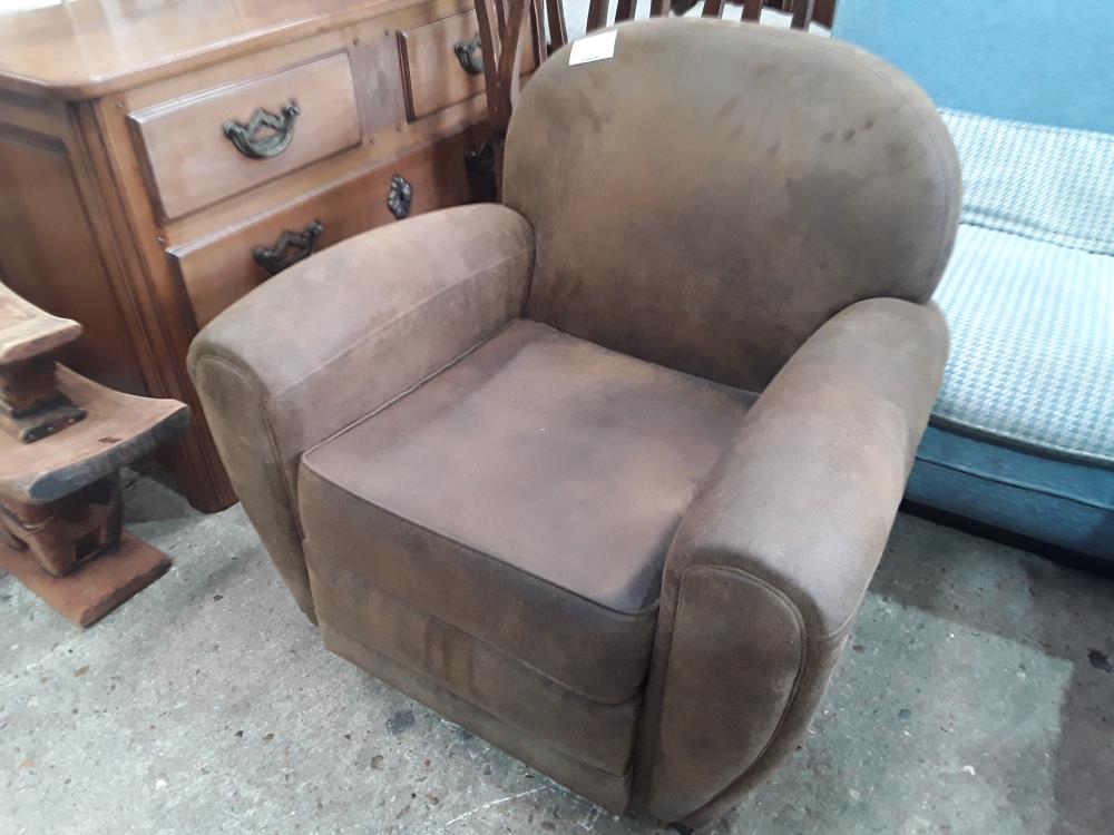 CANAPE CLUB FACON CUIR VIEILLI