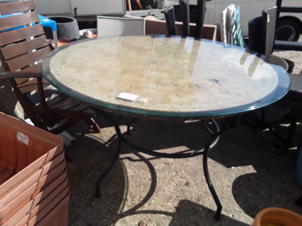 TABLE RONDE DE JARDIN TUBE METAL PLATEAU MOSAIQUE DEFAUTS +VERRE 130CM