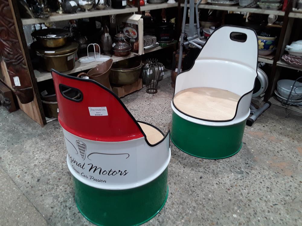 PAIRE DE FAUTEUIL BIDON D HUILE TRICOLORE ITALIE ORIGINAL MOTORS