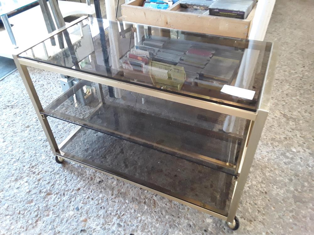 MEBLE TV 3 PLATEAUX FUMES 1 COULISSANT A ROULETTES