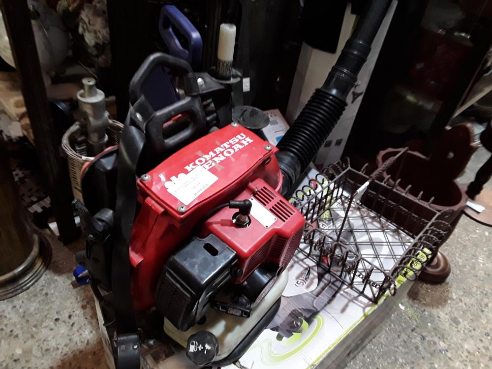 SOUFLEUR DE FEUILLES THERMIQUE KOMATSU ZENOAH 