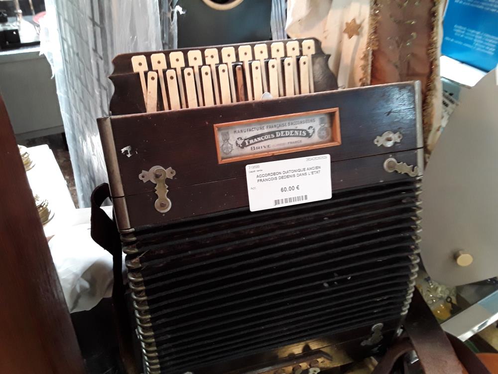 ACCORDEON DIATONIQUE ANCIEN FRANCOIS DEDENIS DANS L'ETAT