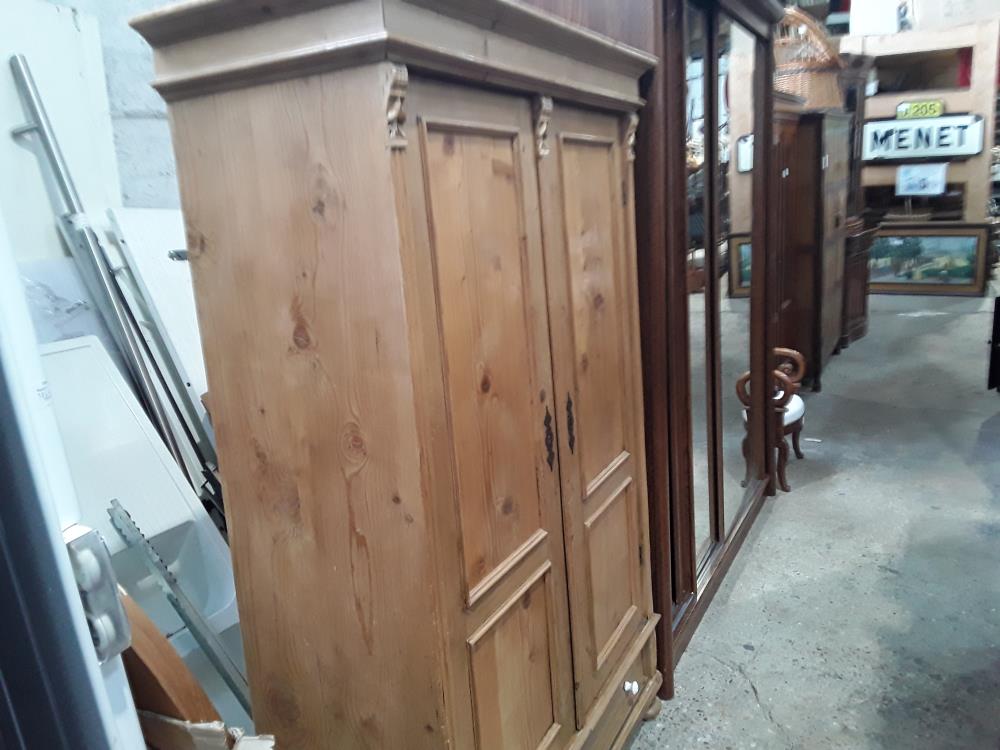 ARMOIRE 2P PIN CLAIR 1T DE STYLE ANGLAIS