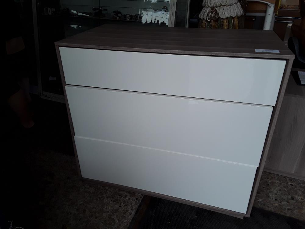 COMMODE 3T LAQUE BLANC OUVERTURE DEFAUT DECOR BOIS 