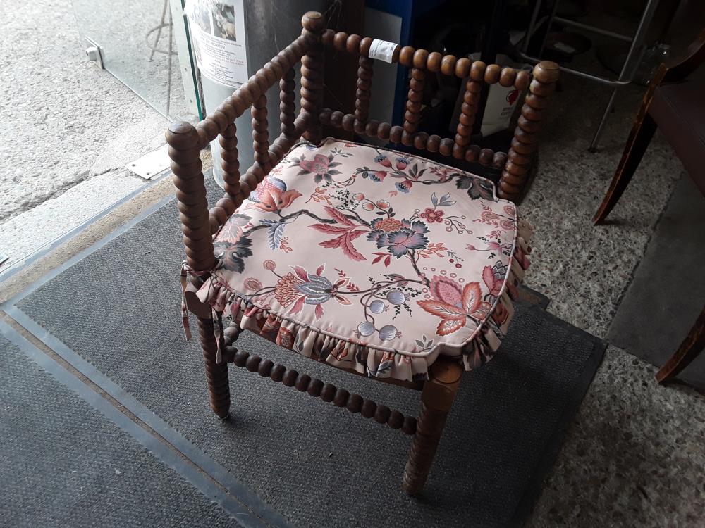 FAUTEUIL CHENE ASSISE PÂILLE DECOR COQUILLE
