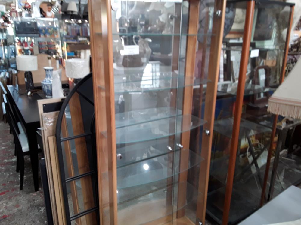 VITRINE 2P DECOR BOIS CLAIR  74/177 5 TABLETTES VERRE