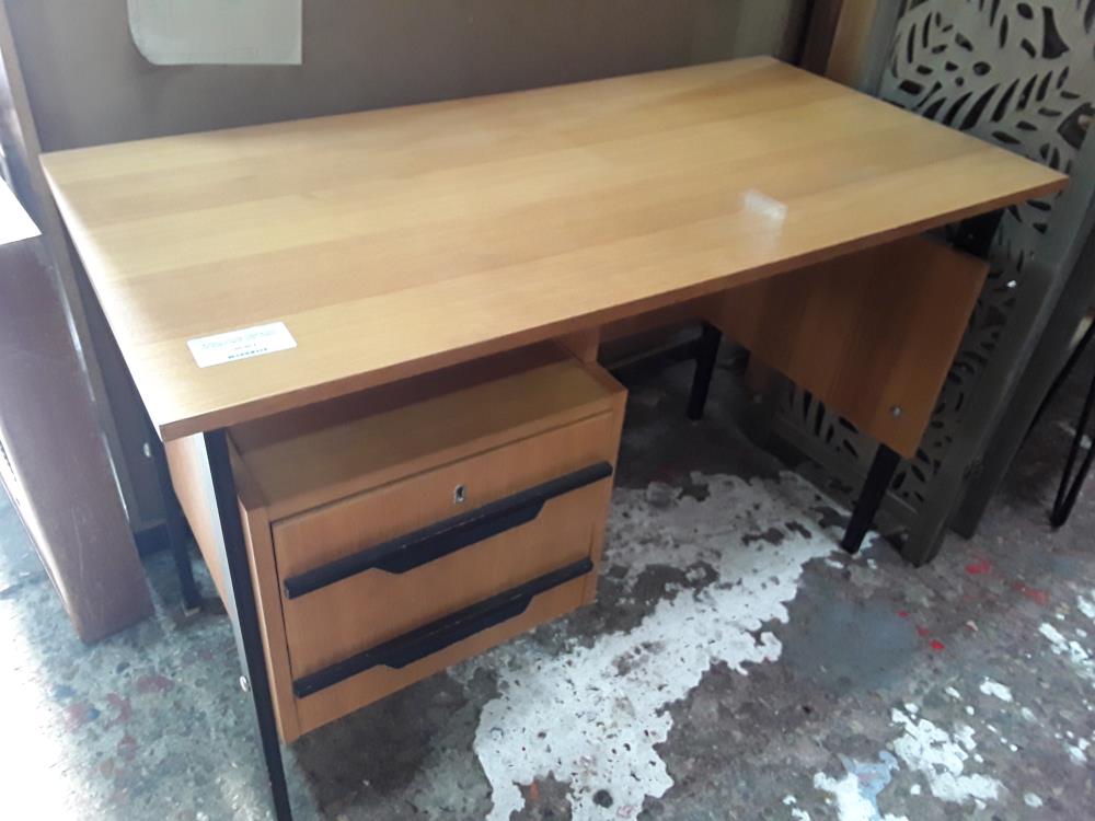 BUREAU VINTAGE CHENE BLOND PIETEMENT METAL NOIR 110/55CM
