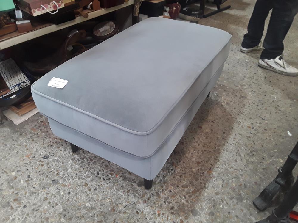 POUF TISSU VELOURS GRIS 95/52CM