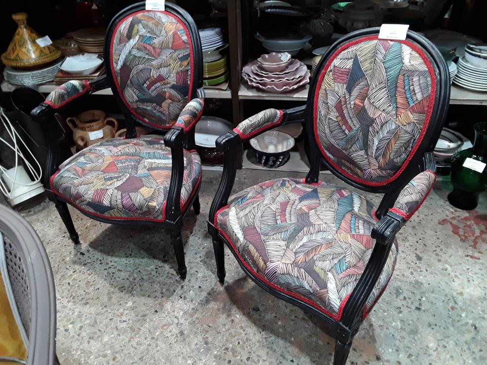 FAUTEUIL MEDAILLON TISSU DECOR FEUILLES