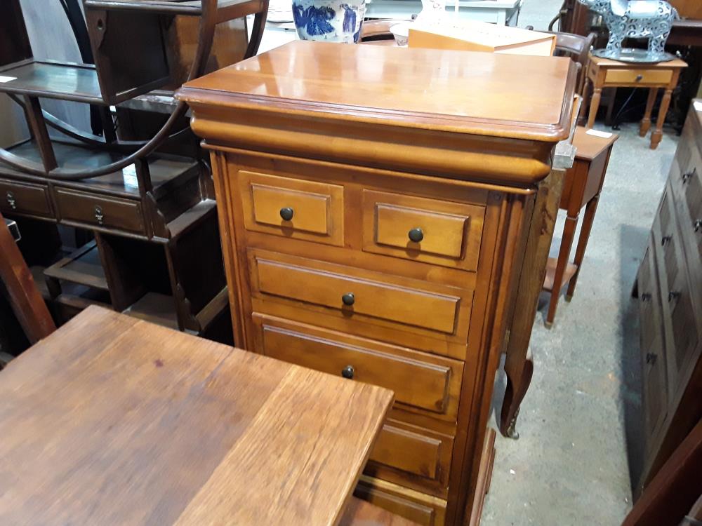 CHIFFONNIER 7T MERISIER DONT 1 DANS DOUCINE
