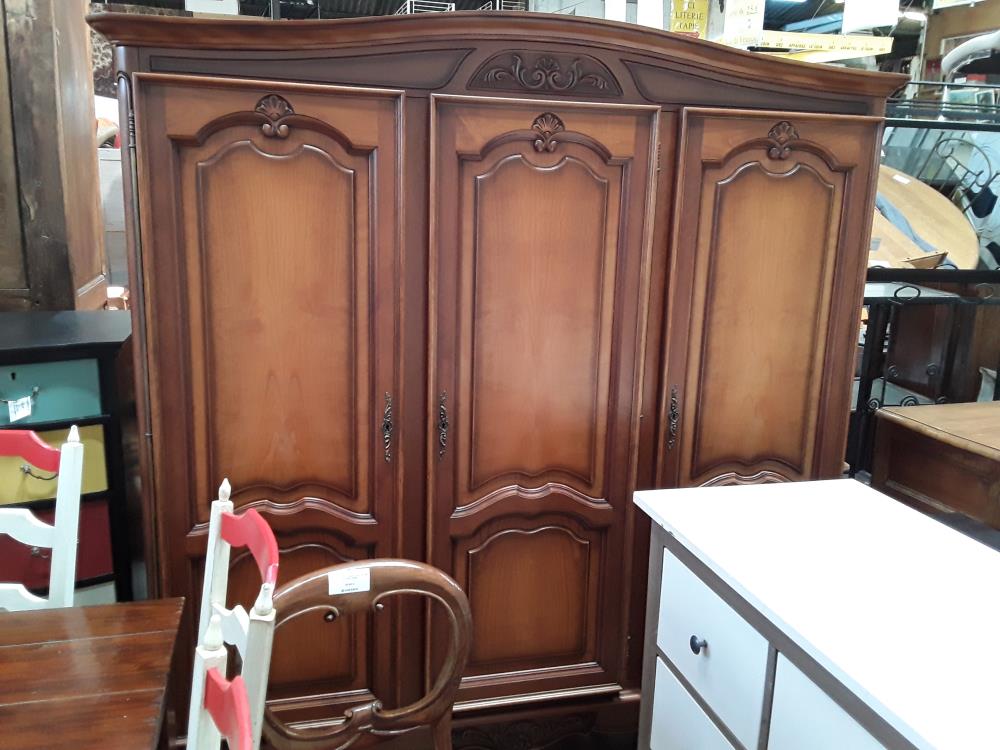 ARMOIRE 3P MERISIER STYLE REG DEFAUT TEINTE LINGERE