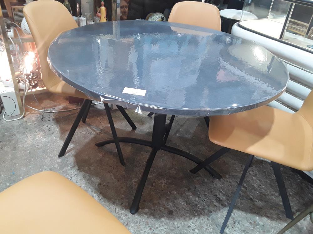 TABLE RONDE 110CM PLATEAU GRIS EFFET BETON + ALL DE 55CM PIED QUADRIPODE TUBE METAL