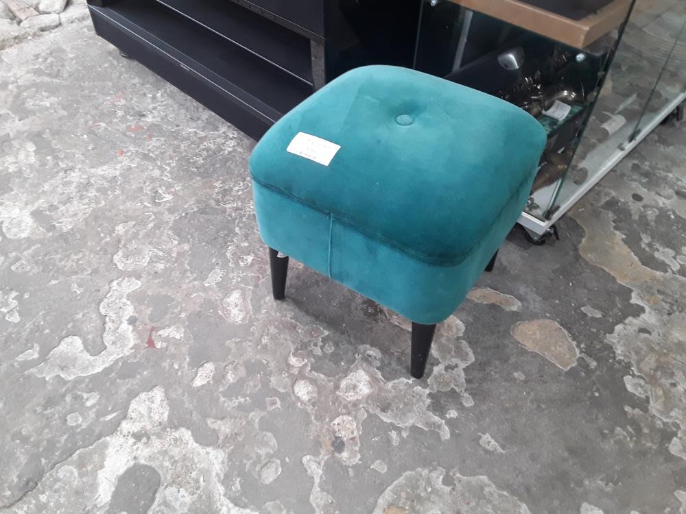 POUF CARRE 40CM VELOURS BLEU 1 BOUTON