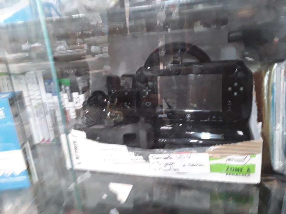 CONSOLE WIIU AVEC 9 JEUX +  MANETTES + VOLANTS