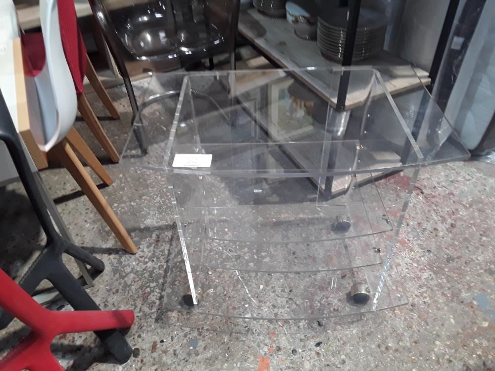 MEUBLE TV  PLEXI 3 NICHESA ROULETTES